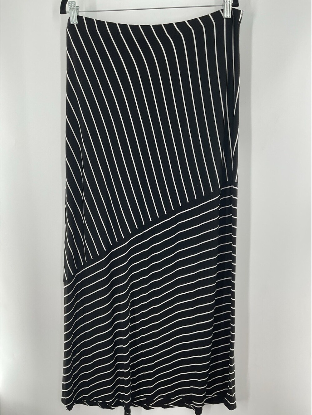 Matty M Women’s Striped Maxi Skirt Black And White 007